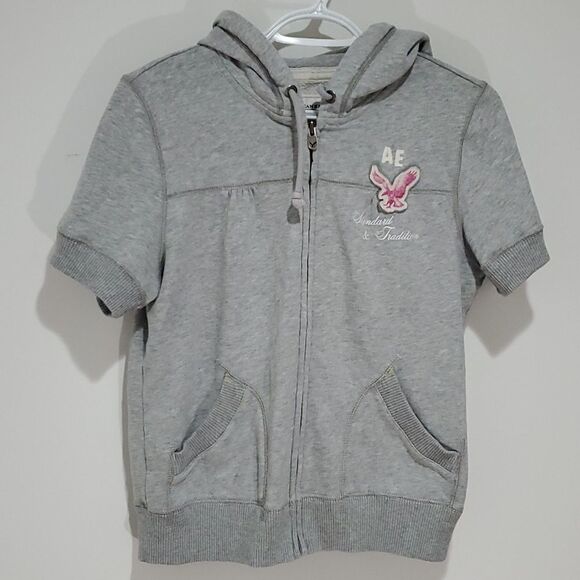 American Eagle Outfitters Tops - American Eagle large grey eagle fleece short sleeve zip up hoodie